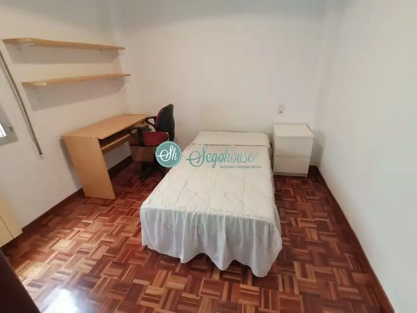 Habitación de Piso en venta en Segovia con Calefacción, Parquet y Terraza