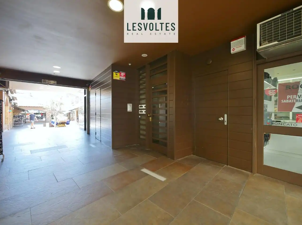 Parking for sale in calle de la Tarongeta, imagen 11