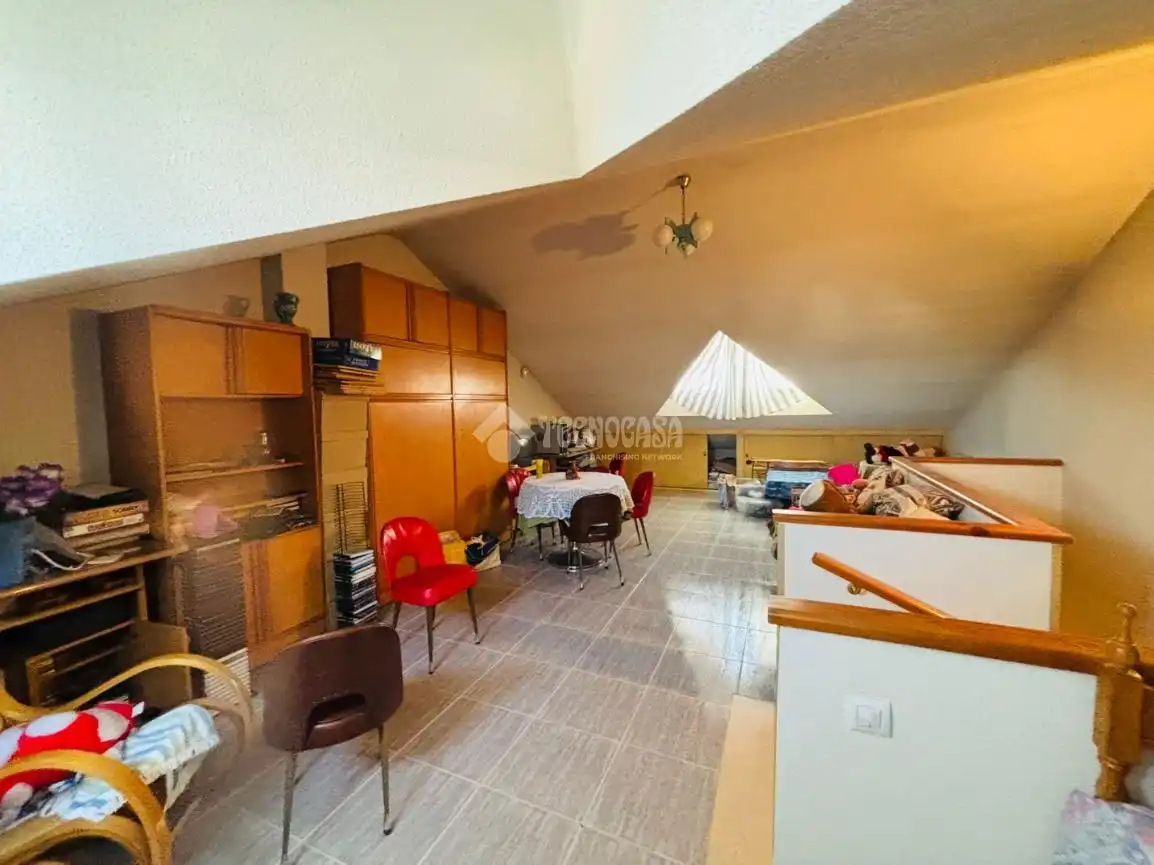 Casa adosada en venta en Escalona con Aire acondicionado, Calefacción y Amueblado