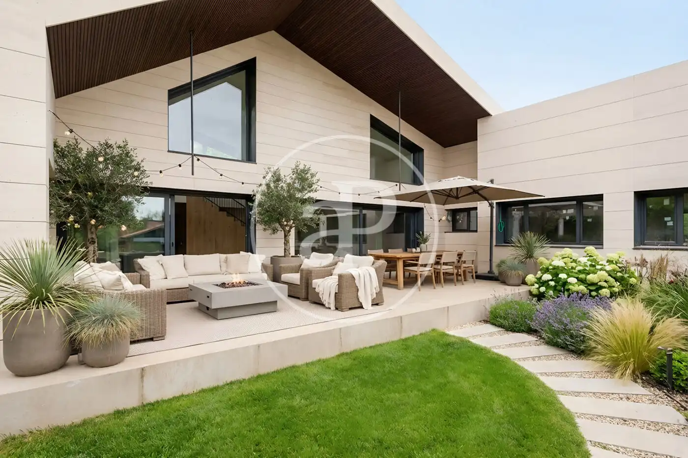 Terrassa de Casa o xalet en venda en Pozuelo de Alarcón amb Aire condicionat, Calefacció i Jardí privat