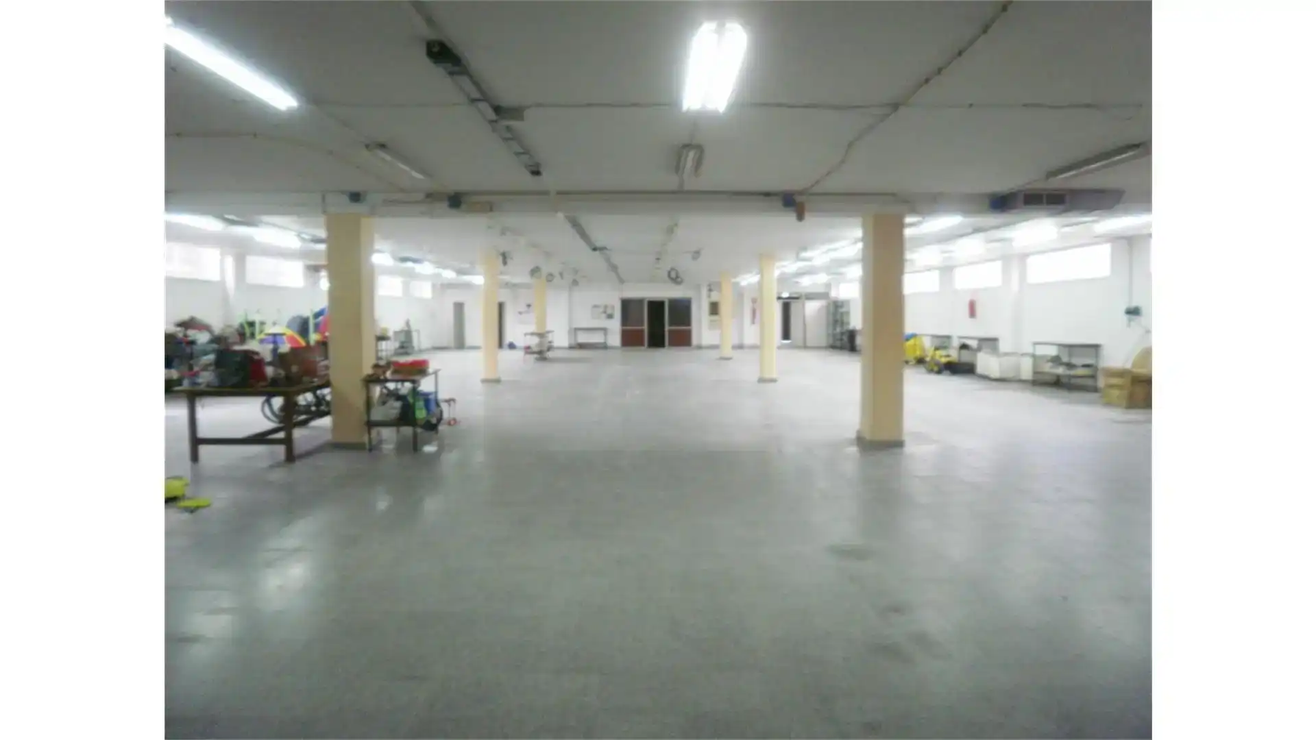 Nave industrial en venta en Poio