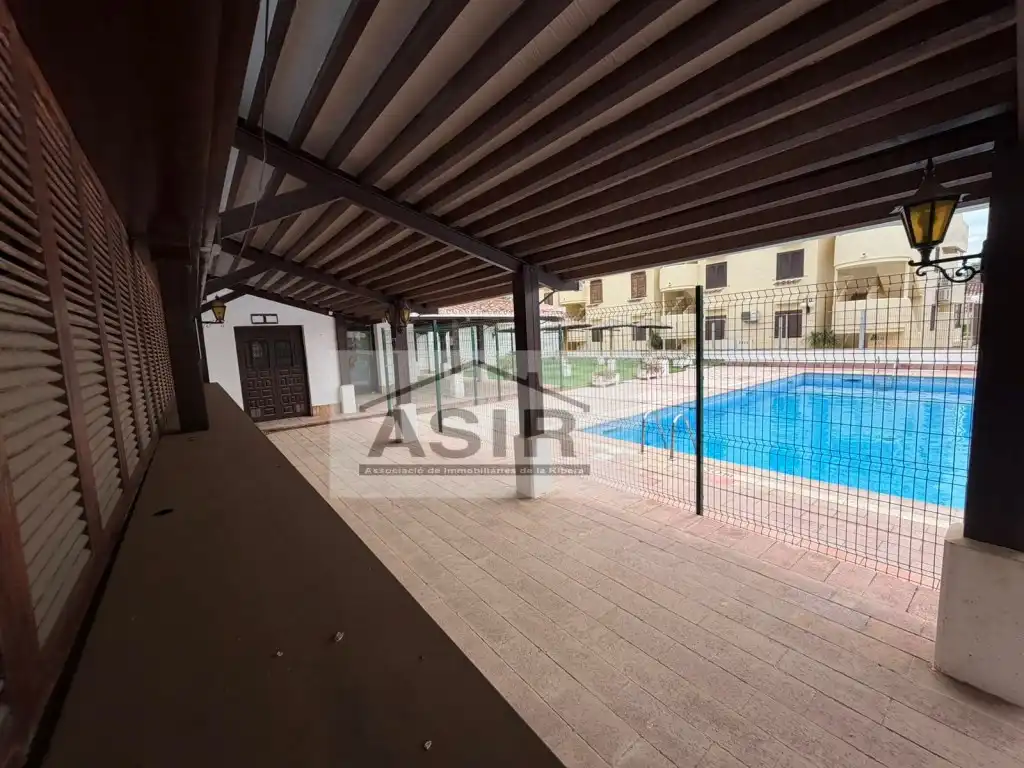 Piscina de Local en venta en Dénia