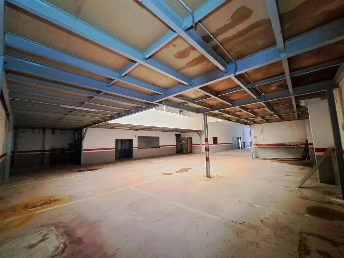 Business premises for sale in Casc Urbà, imagen 4