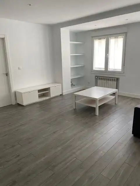 Living room of Flat for rent in Madrid  with Air Conditioner, Heating and Furnished