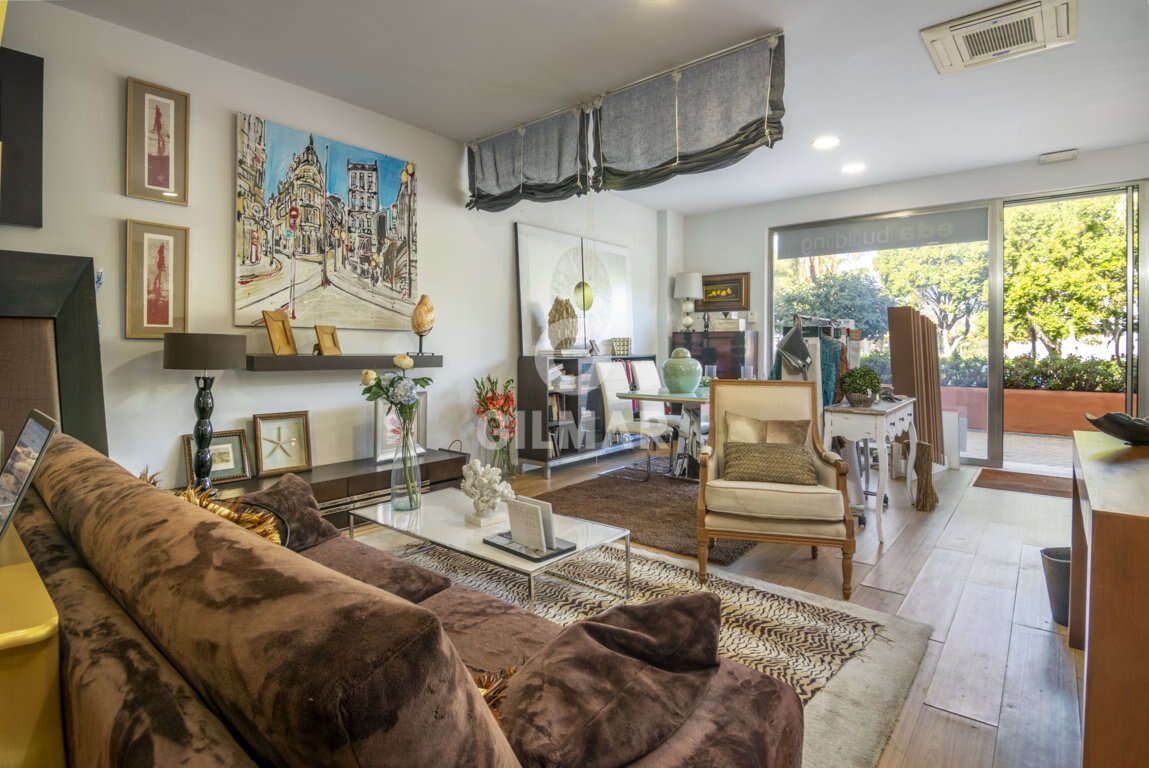 Sala de estar de Local en venta en Estepona con Calefacción