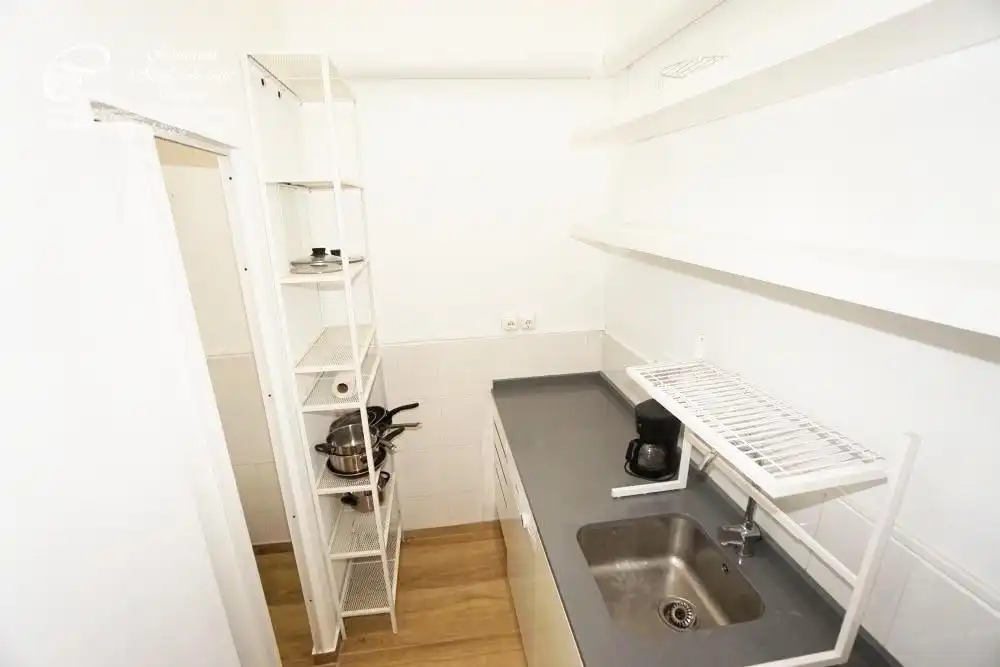 Flat for rent in Calle BOLA, Palacio