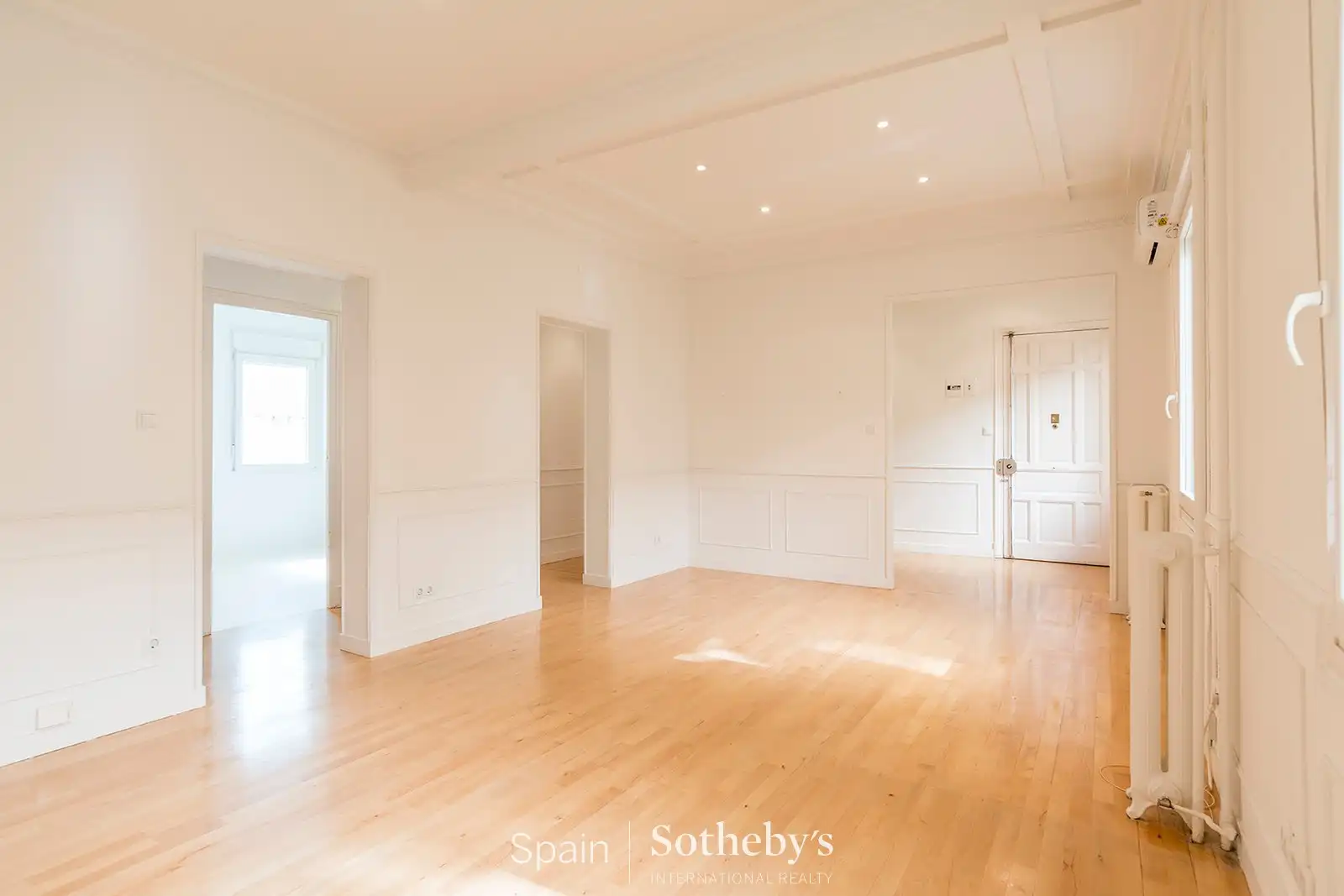 Menjador de Apartament de lloguer en Madrid amb Aire condicionat i Calefacció