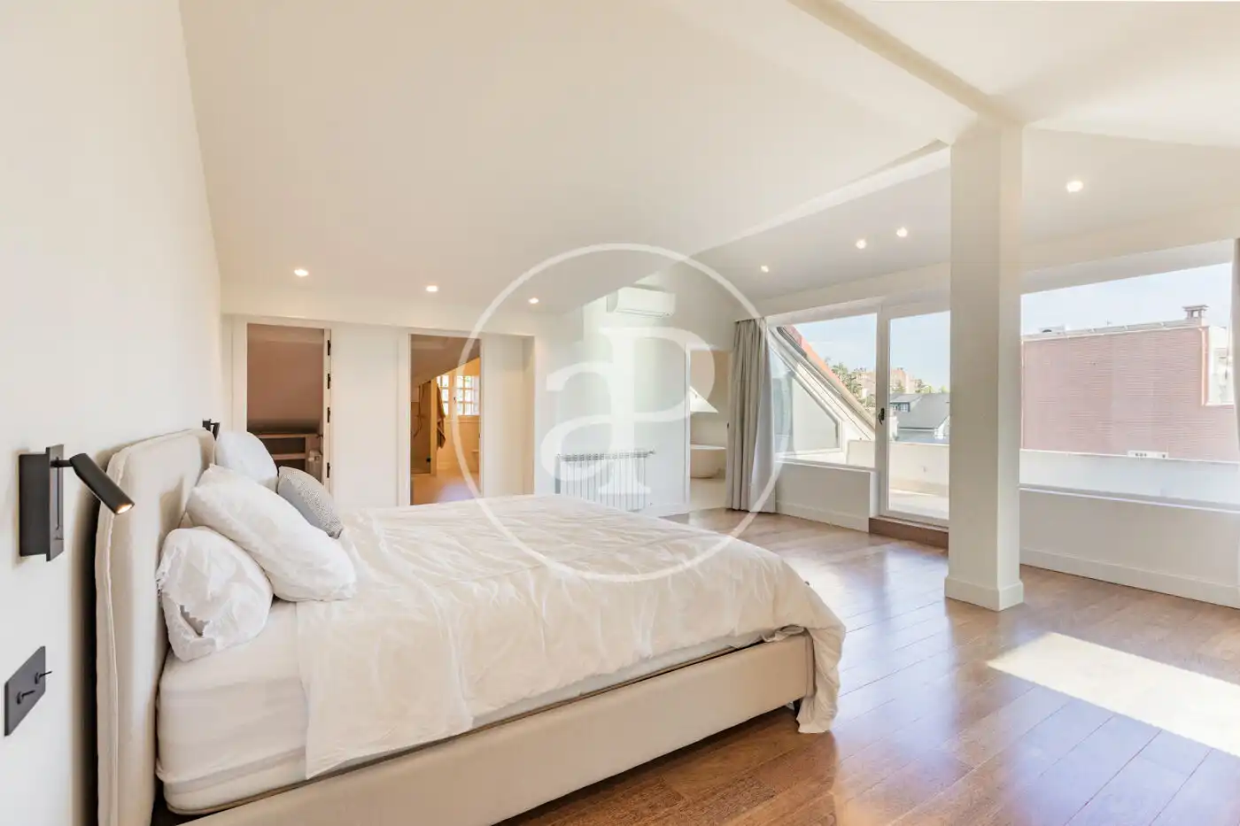 Bedroom of Houses for rent in Madrid  with Air Conditioner, Heating and Private garden