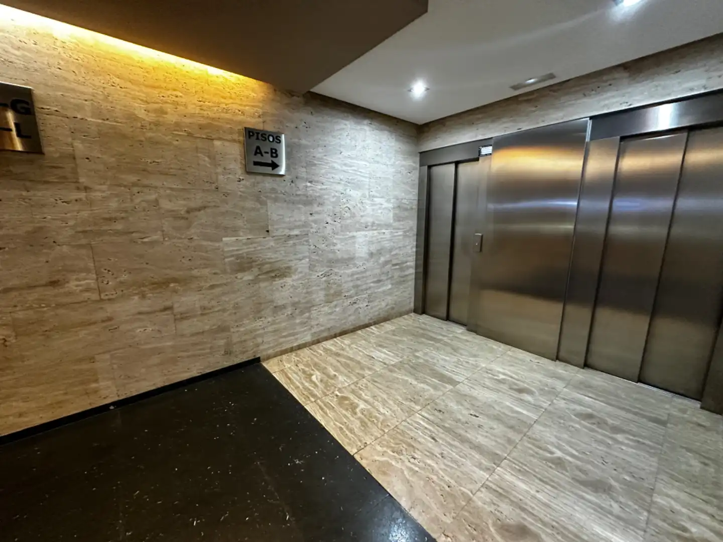 Wohnung zum Verkauf in Valladolid mit Heizung, Parkett und Terrasse