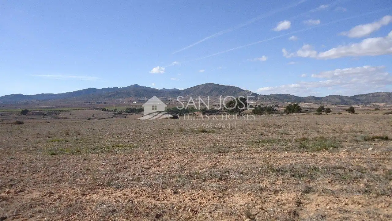 Finca rústica en venda en Yecla