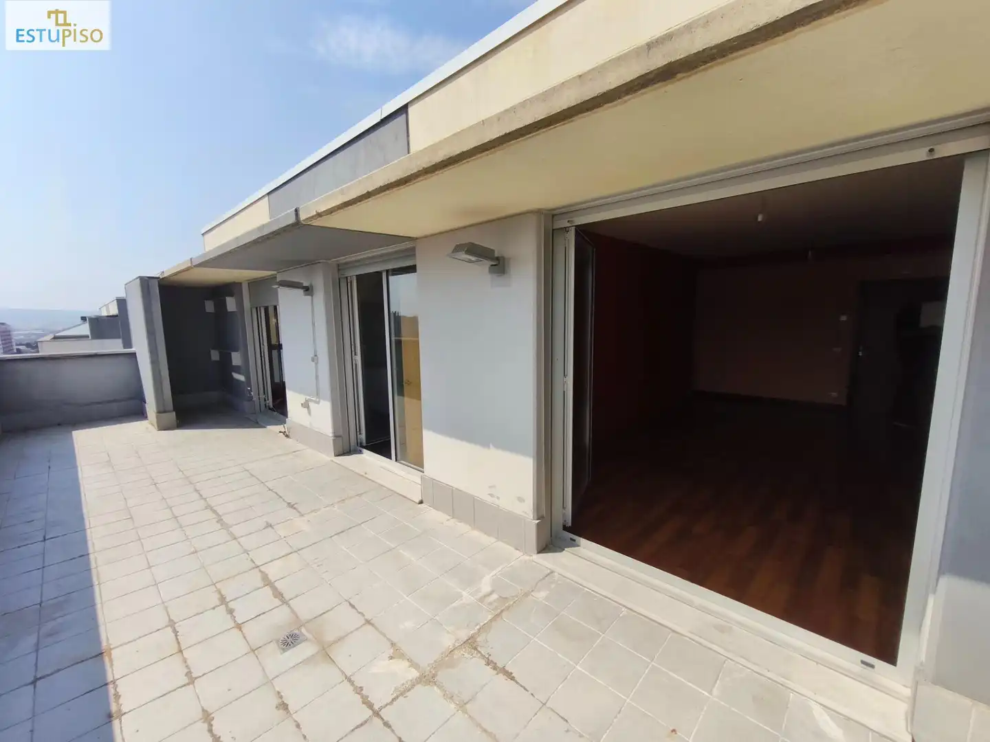 Vista exterior de Pis en venda en Vitoria - Gasteiz amb Calefacció, Parquet i Terrassa
