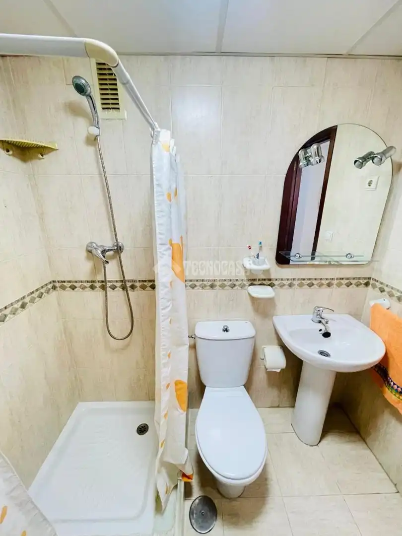 Bathroom of Flat for sale in Mijas  with Air Conditioner and Balcony