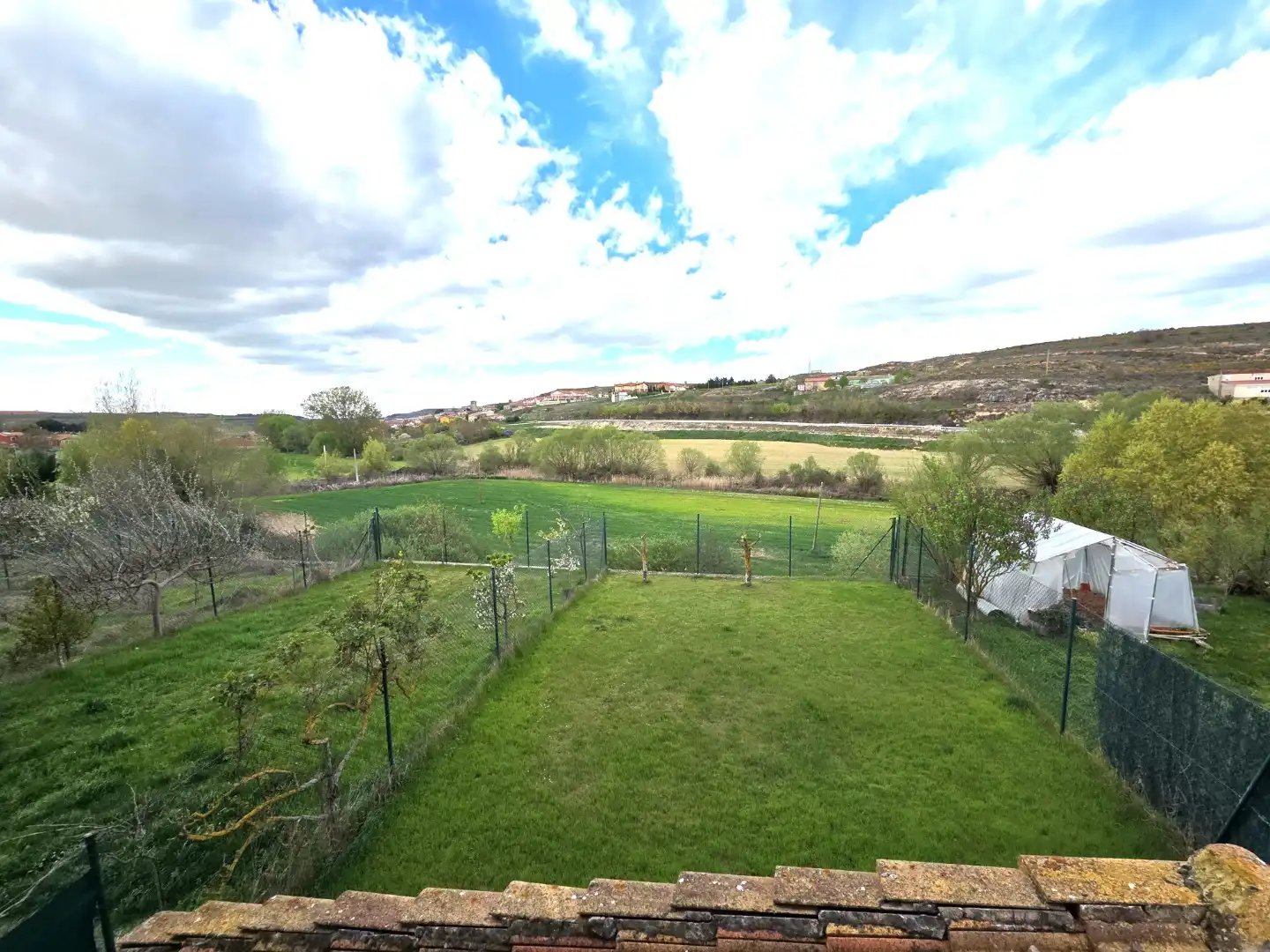 Casa adosada en venta en Cardeñadijo con Calefacción, Jardín privado y Terraza