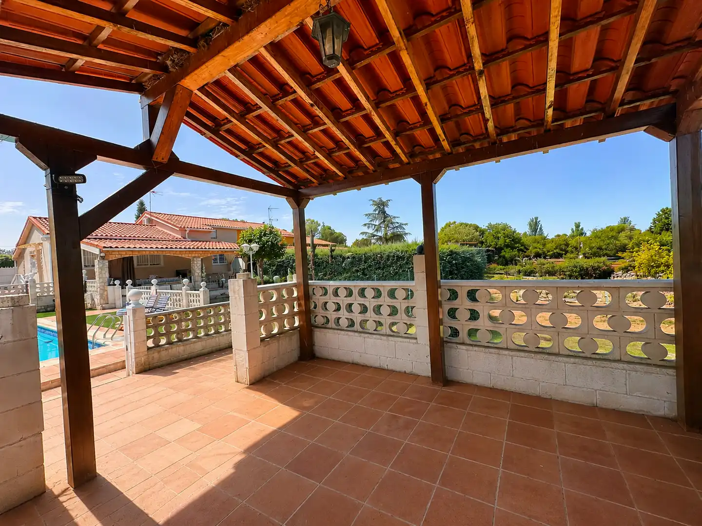 Terraza de Casa o chalet en venta en Nuevo Baztán con Aire acondicionado, Calefacción y Jardín privado