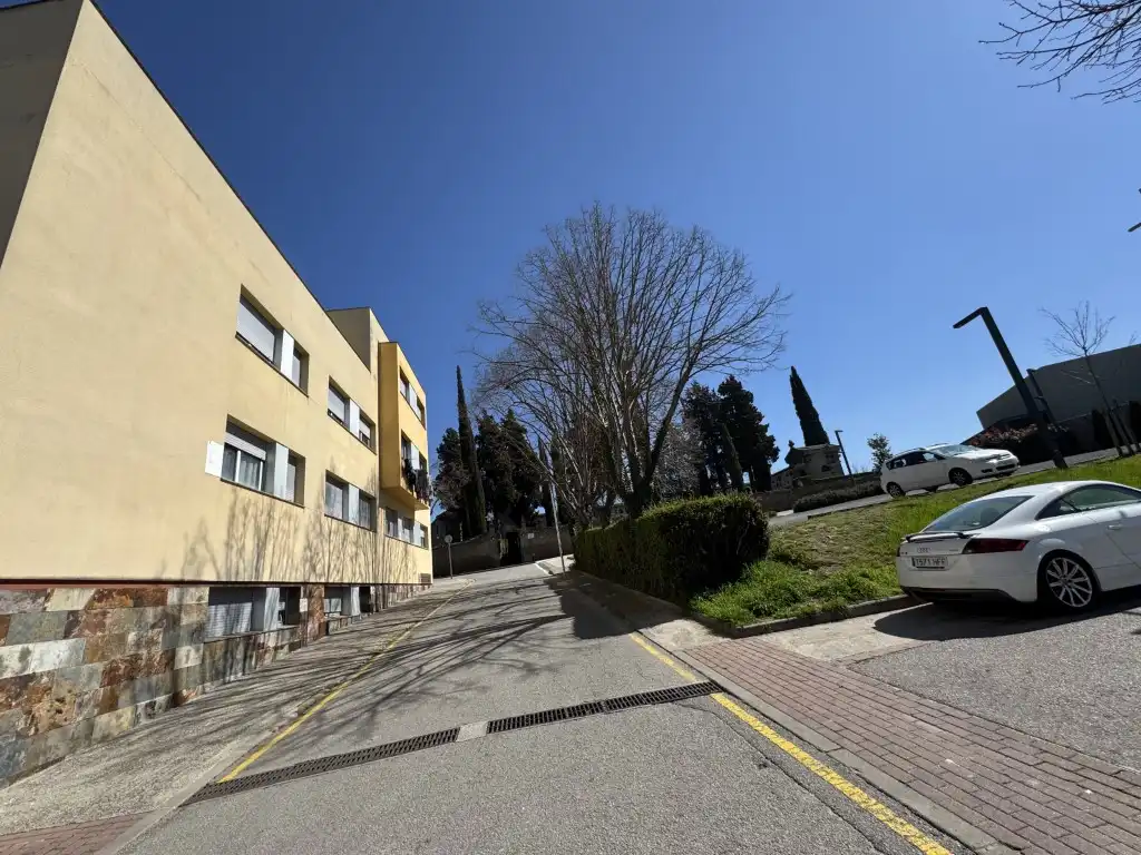 Außenansicht von Wohnung zum Verkauf in Roda de Ter
