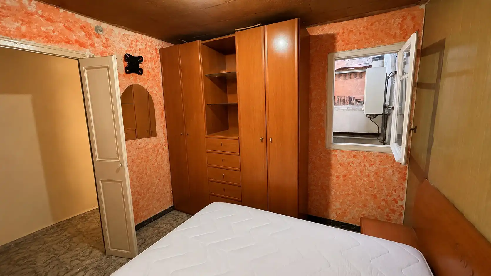 Habitación de Casa adosada en venta en Molins de Rei con Terraza y Balcón