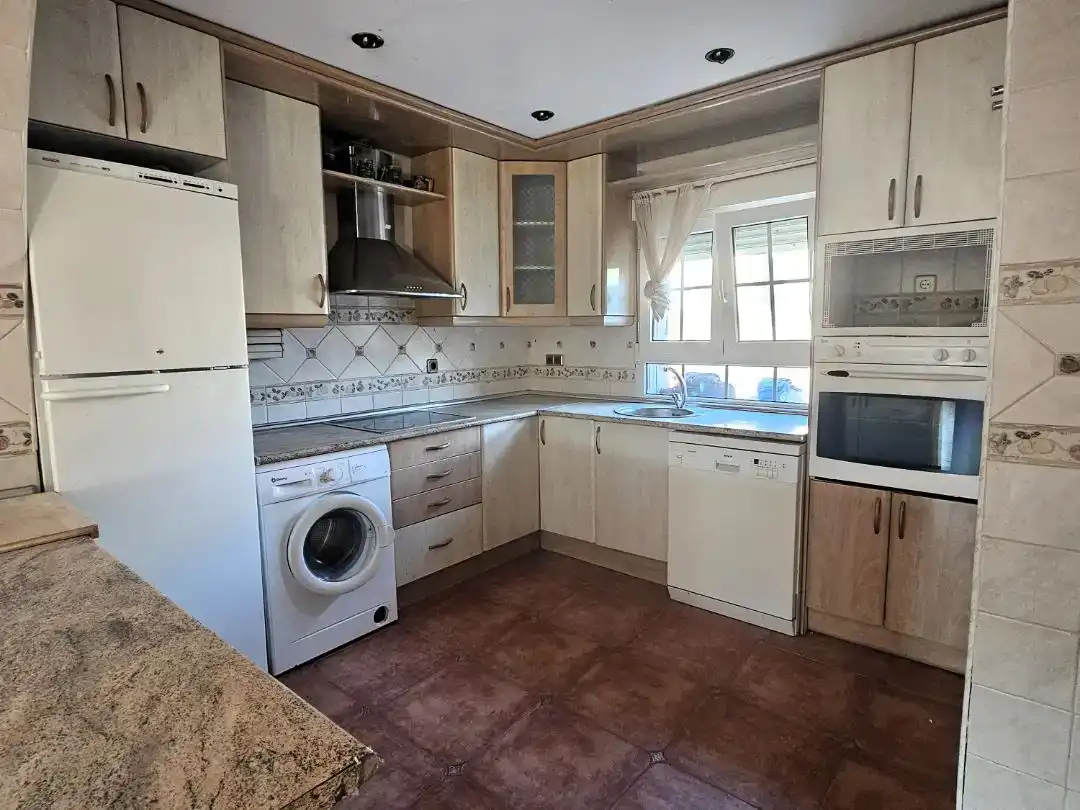 Cocina de Piso en venta en Valdemorillo con Aire acondicionado, Jardín privado y Trastero