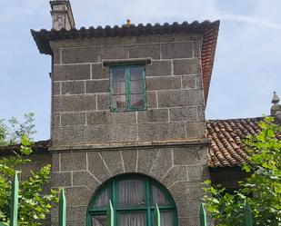 Vista exterior de Casa o xalet en venda en Vigo  amb Terrassa i Balcó