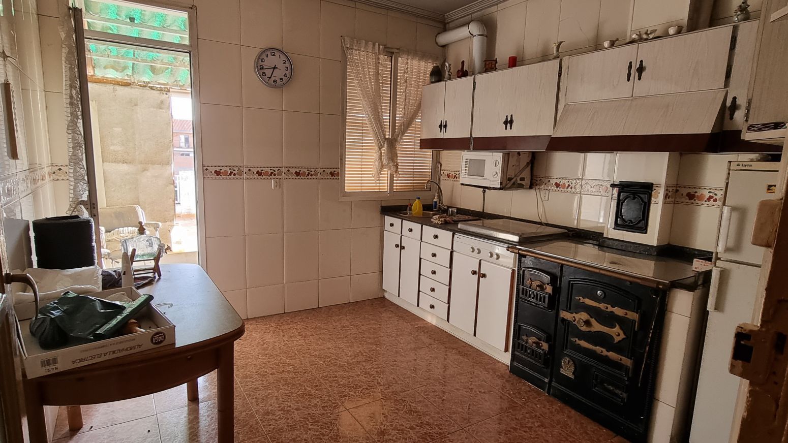 Cuina de Finca rústica en venda en Villamediana de Iregua amb Traster