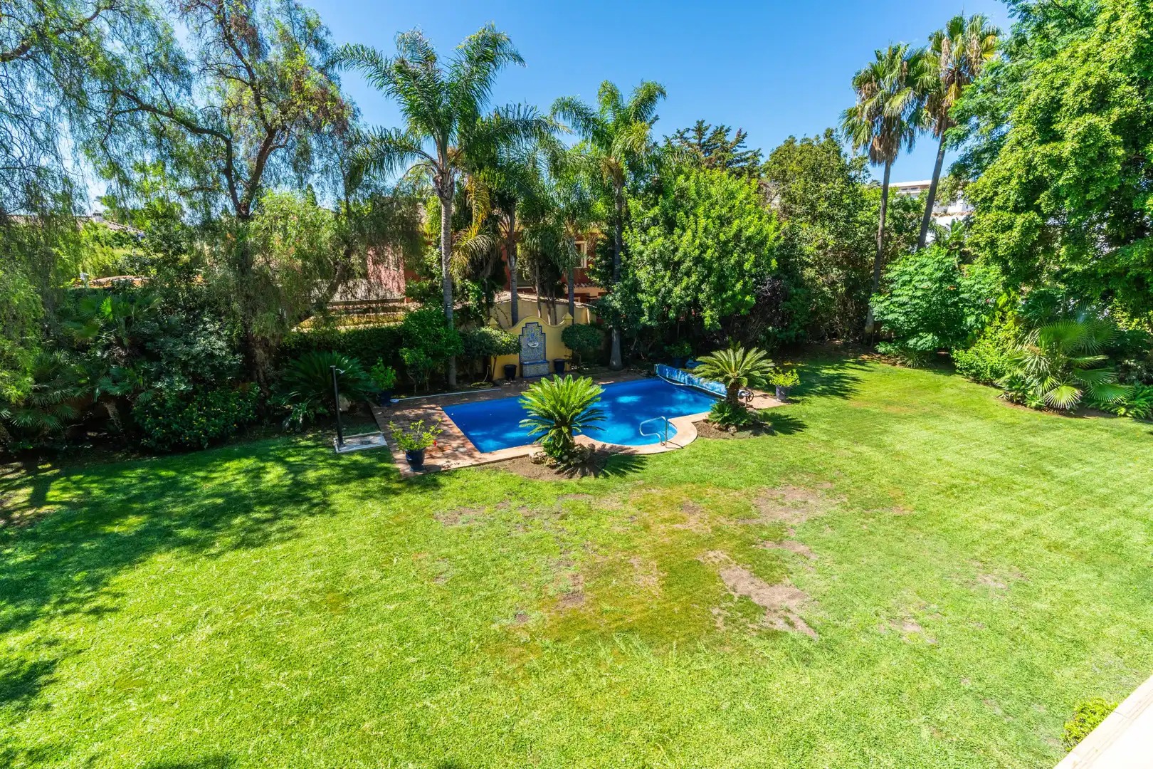 Jardí de Casa o xalet en venda en Marbella amb Aire condicionat, Jardí privat i Terrassa