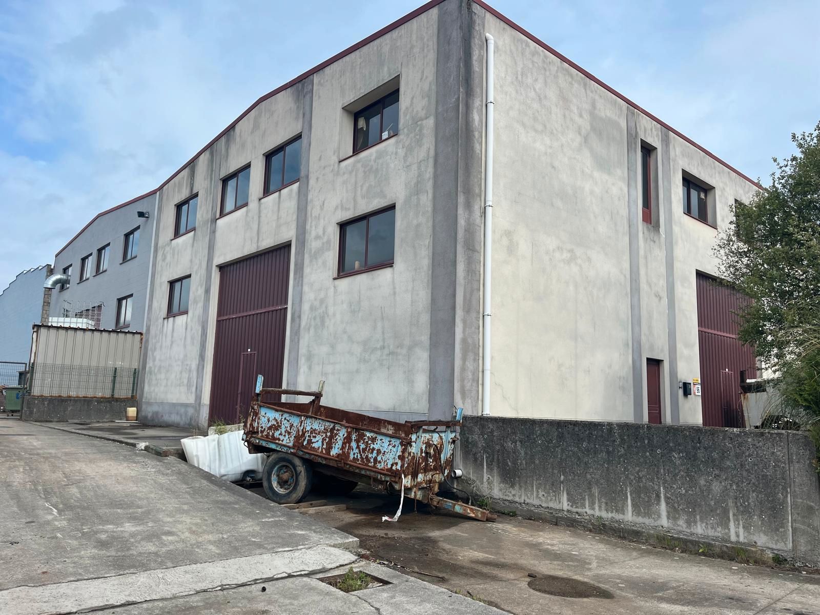 Vista exterior de Nau industrial de lloguer en Cambre 