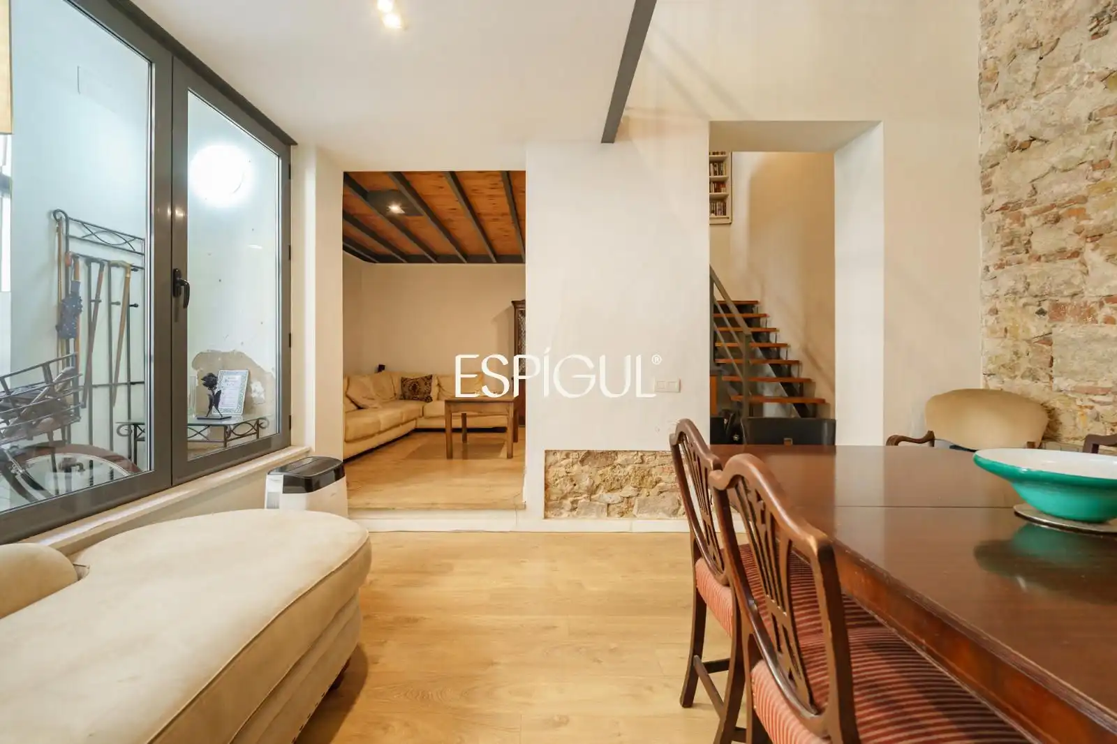 Sala d'estar de Dúplex en venda en Barcelona amb Calefacció, Parquet i Terrassa