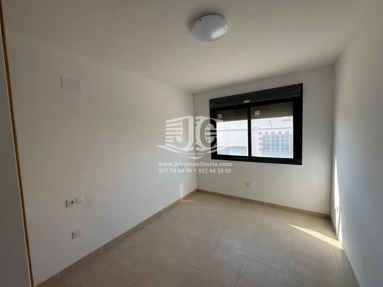 Habitación de Piso de alquiler en L'Aldea con Aire acondicionado, Terraza y Trastero