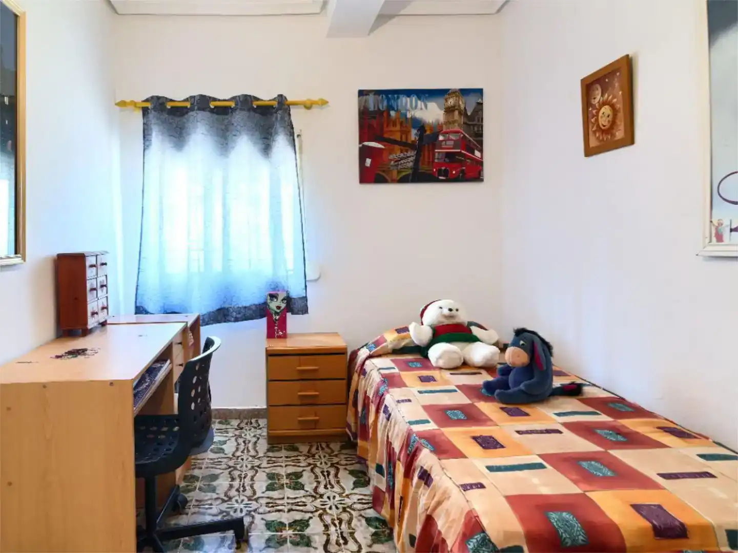Dormitori de Casa o xalet en venda en Chiva amb Balcó