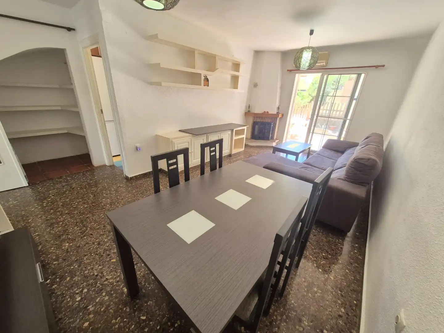Comedor de Casa adosada de alquiler en Manises con Aire acondicionado, Terraza y Amueblado