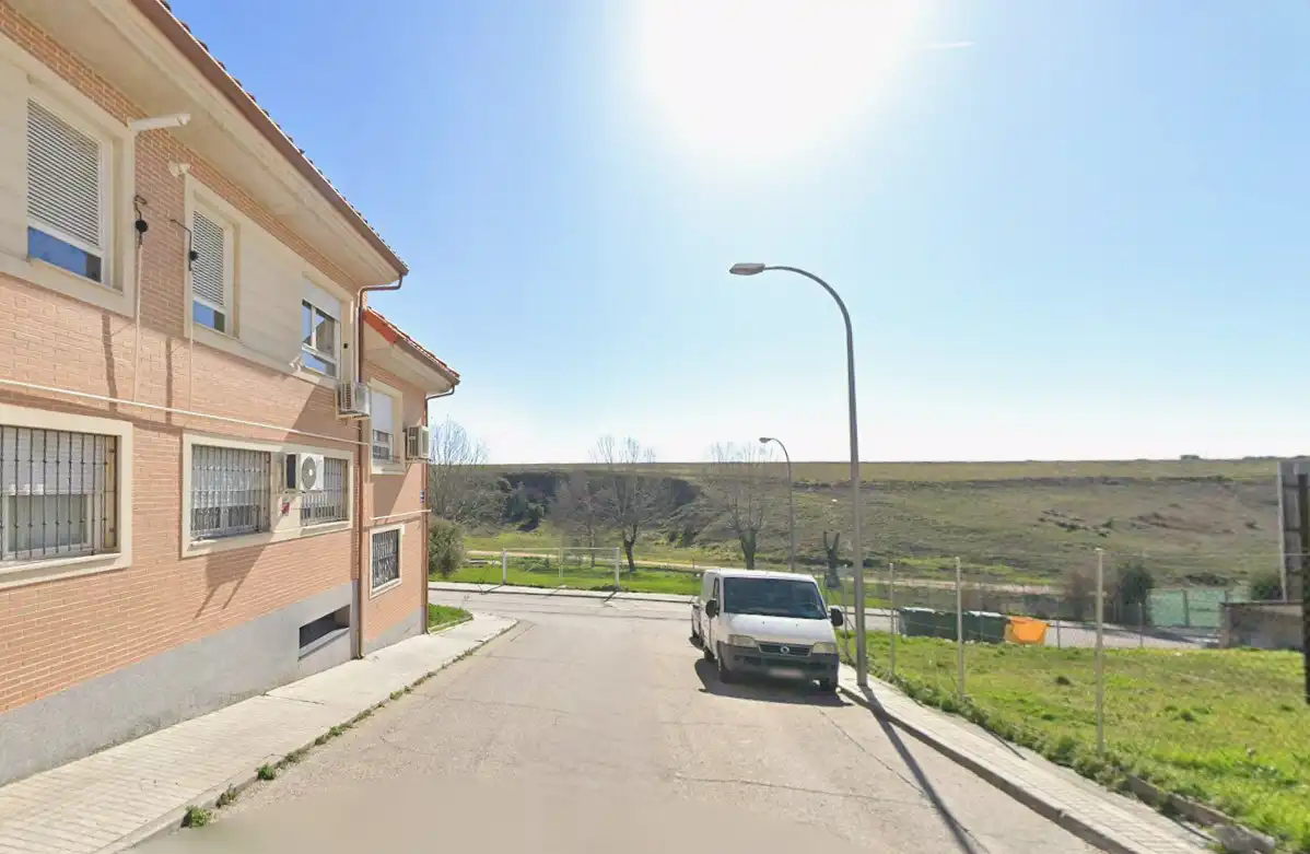 Vista exterior de Piso en venta en El Casar