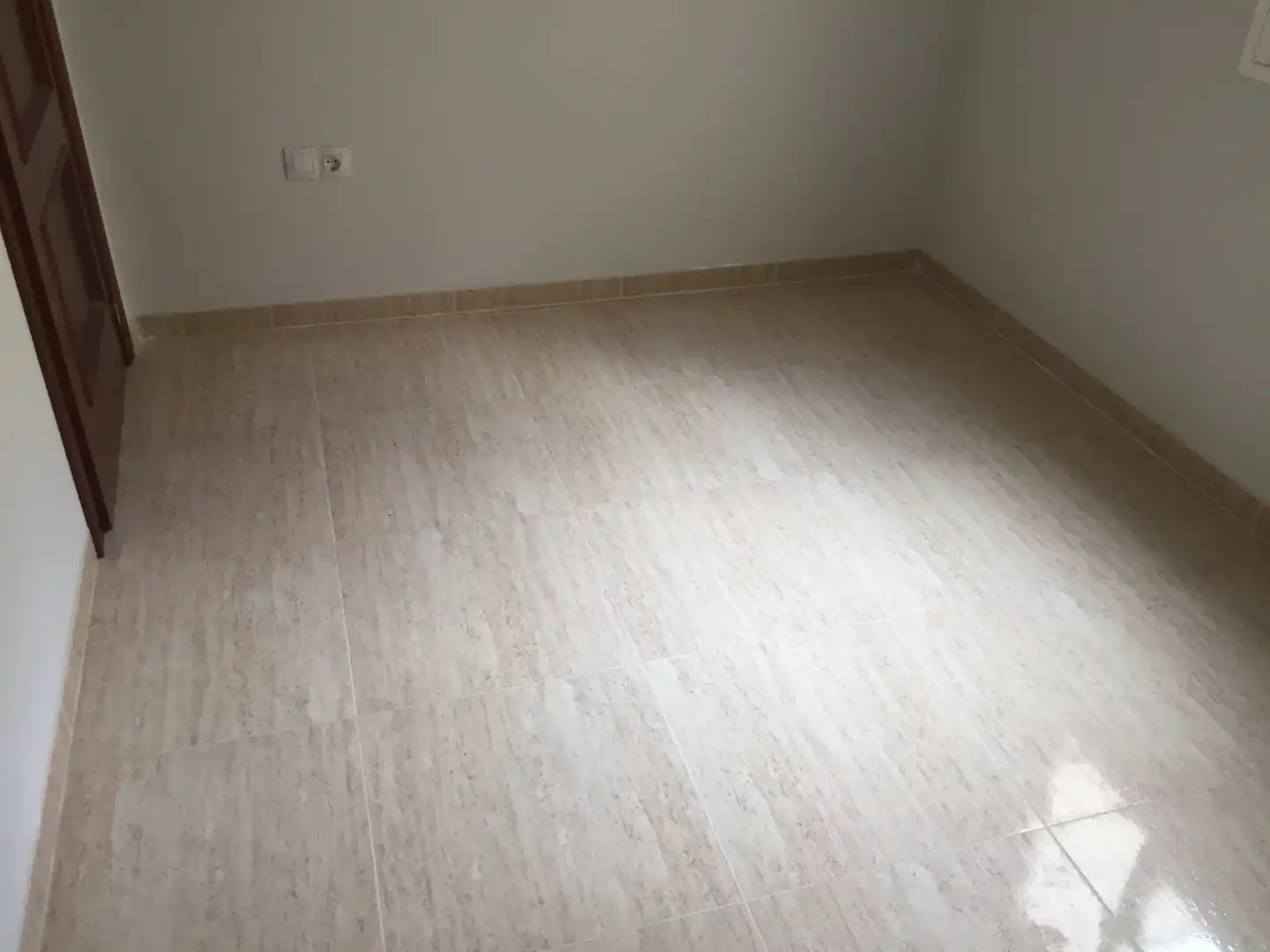 Schlafzimmer von Wohnungen zum Verkauf in Fuente Vaqueros mit Ofen und Waschmaschine