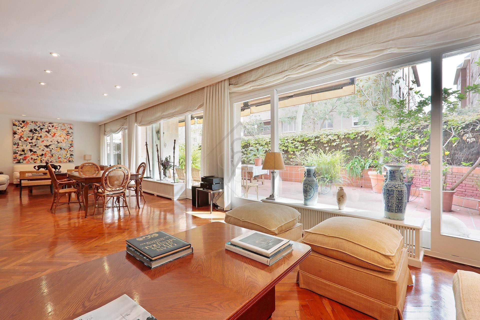 Sala d'estar de Planta baixa en venda en  Barcelona Capital amb Aire condicionat, Calefacció i Terrassa