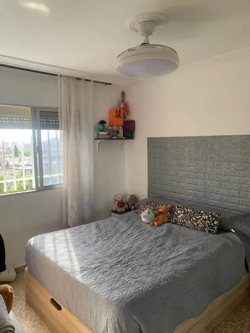 Bedroom of Flat for sale in Sevilla  with Air Conditioner and Furnished