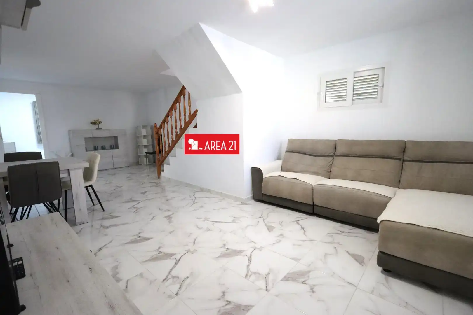 Houses for sale in La Pobla de Vallbona  with Heating, Terrace and Storage room