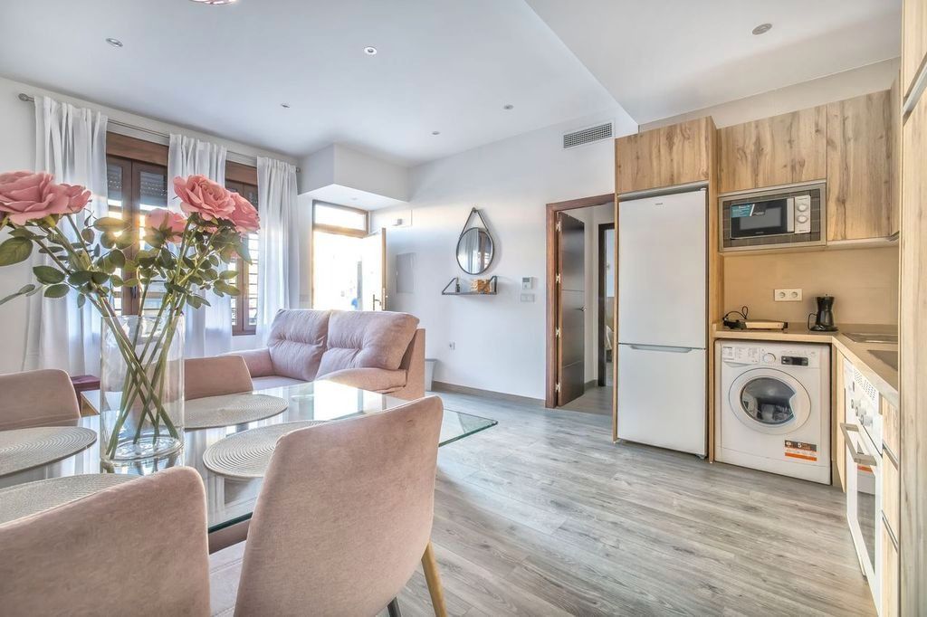 Apartament de lloguer a Calle Carmen Rico Godoy, Santa Rosa - Valdeolleros