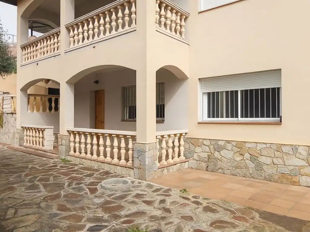 Villa mit Pool zum Verkauf in Carrer Verge de Montserrat 1, imagen 2