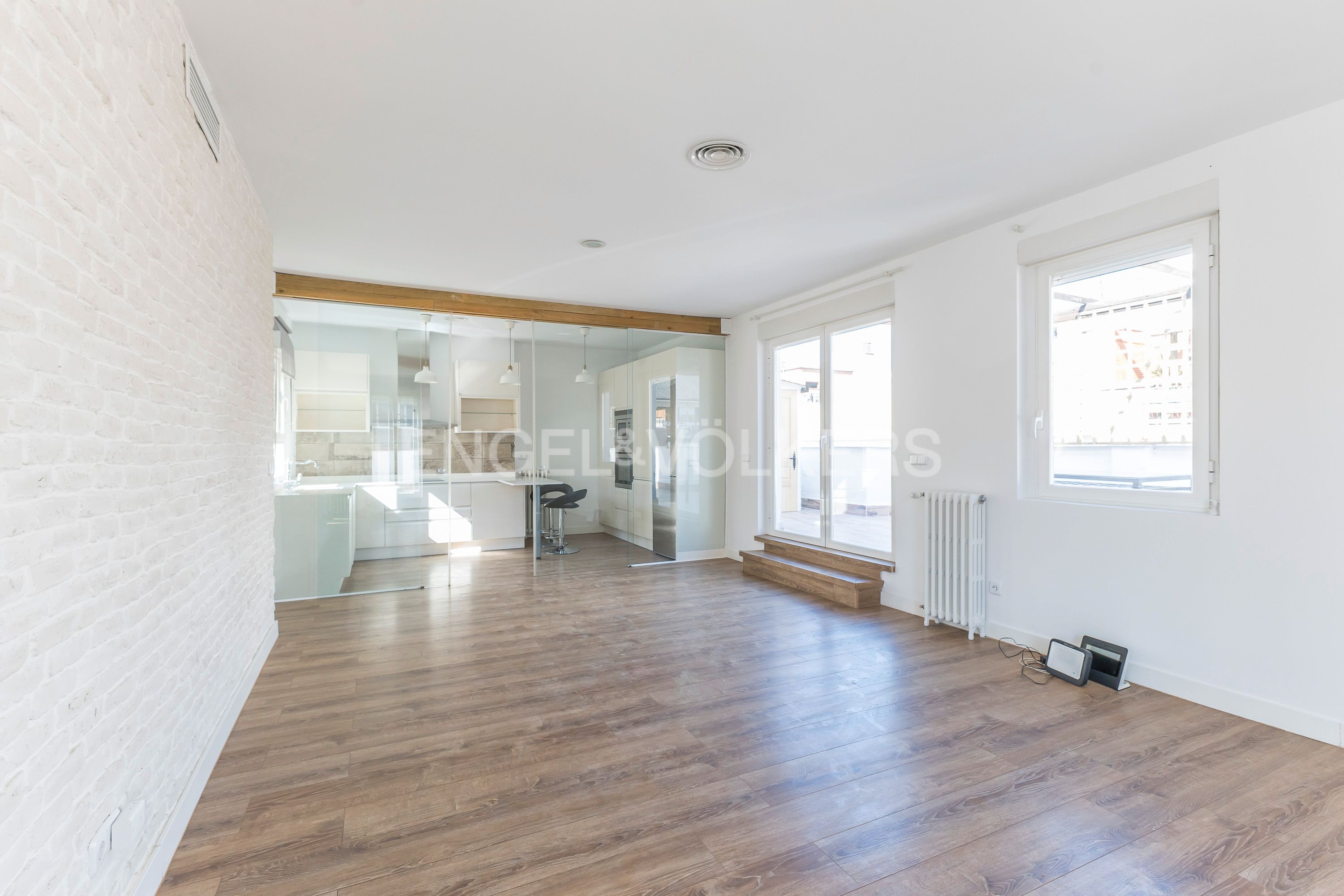 Living room of Attic to rent in  Madrid Capital  with Air Conditioner, Heating and Terrace