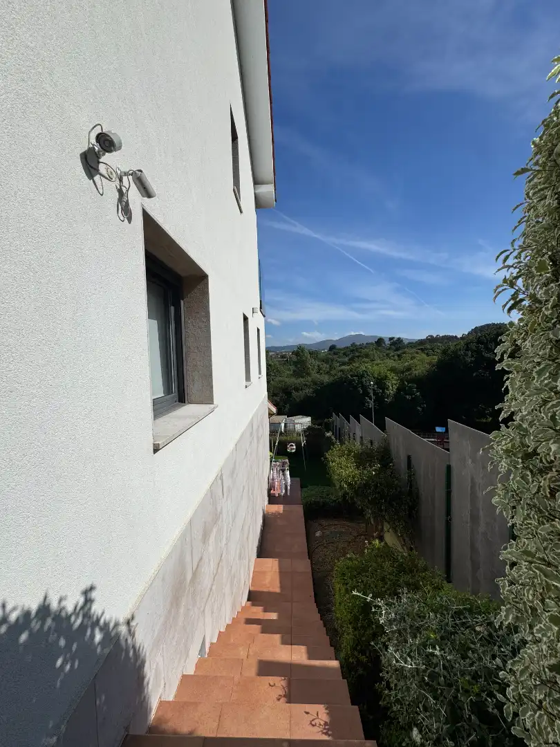 Vista exterior de Casa o xalet en venda en Avilés amb Calefacció, Jardí privat i Parquet