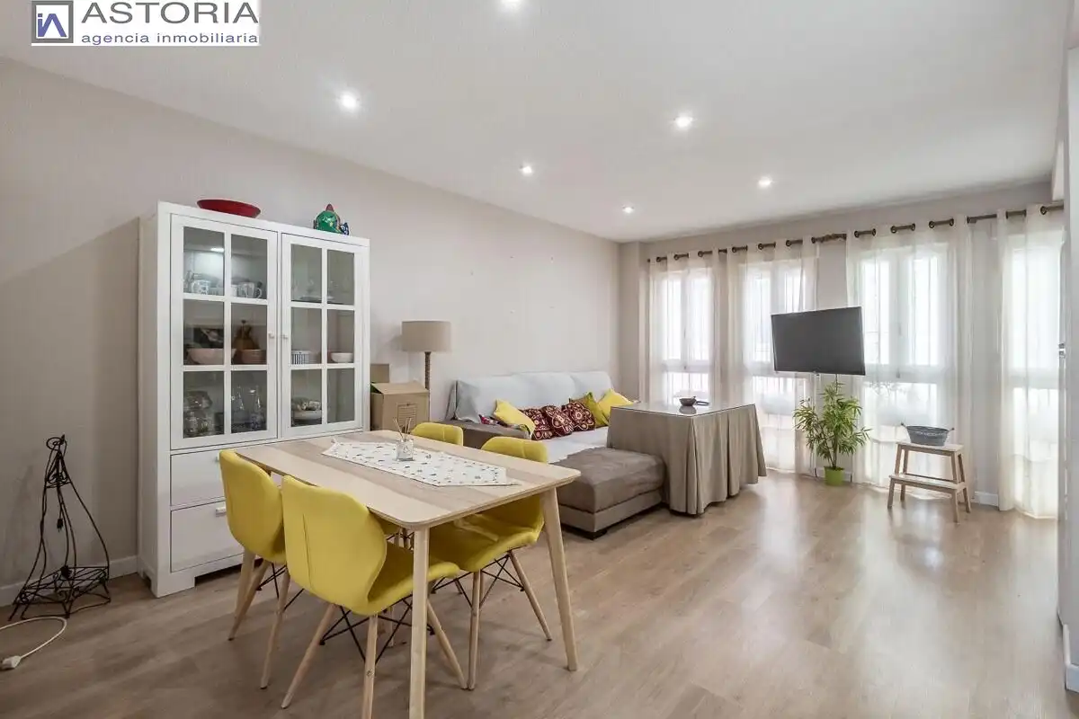 Piso en venta en Calle HINOJOSA, imagen 2