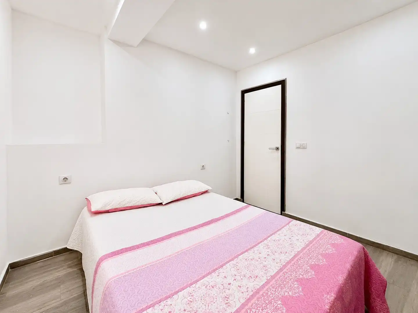 Bedroom of Flat for sale in Torrevieja  with Air Conditioner, Heating and Terrace