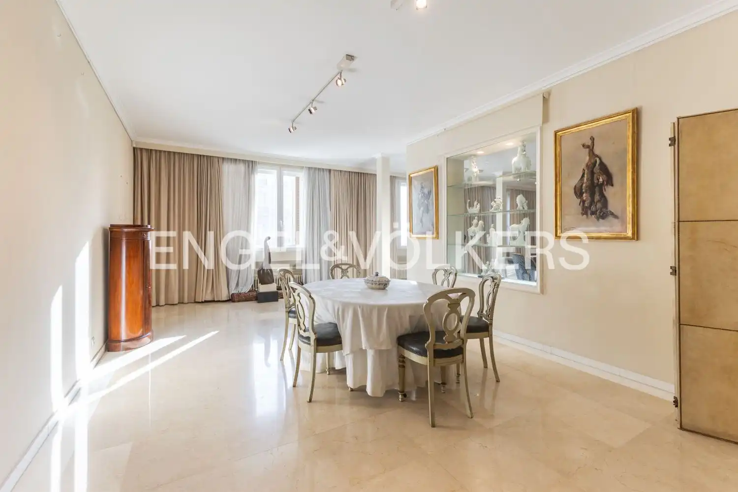 Comedor de Piso en venta en Valencia con Aire acondicionado, Calefacción y Balcón