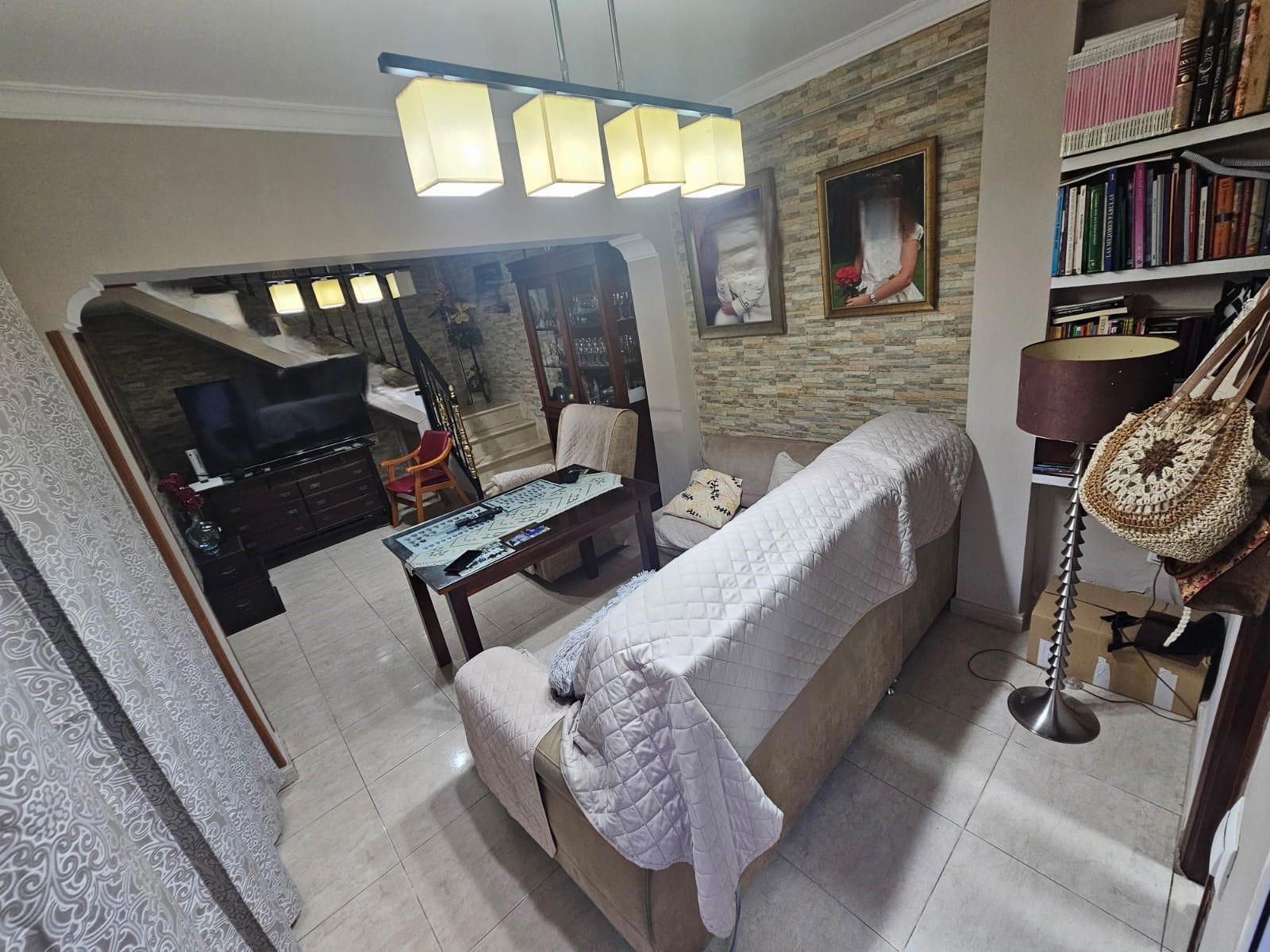 House or chalet for sale in Écija  with Air Conditioner, Terrace and Storage room