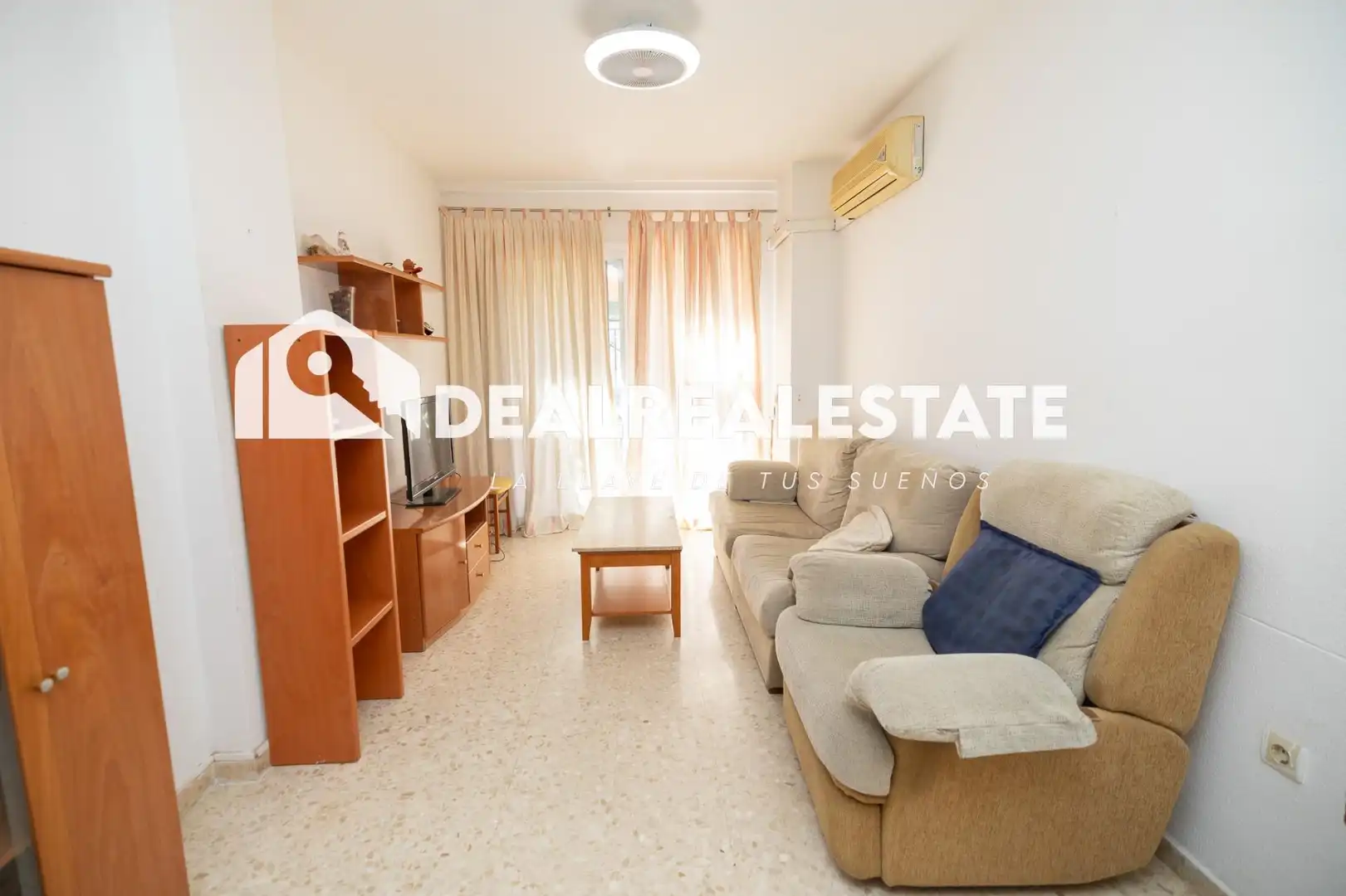 Sala d'estar de Pis en venda en La Rinconada amb Aire condicionat, Terrassa i Moblat