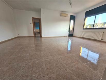 Living room of Flat for sale in Sant Celoni  with Air Conditioner, Heating and Terrace