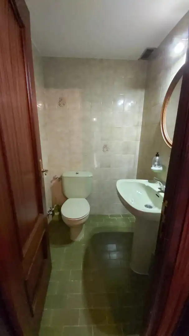 Bany de Casa o xalet en venda en Villaviciosa de Odón amb Aire condicionat, Calefacció i Jardí privat