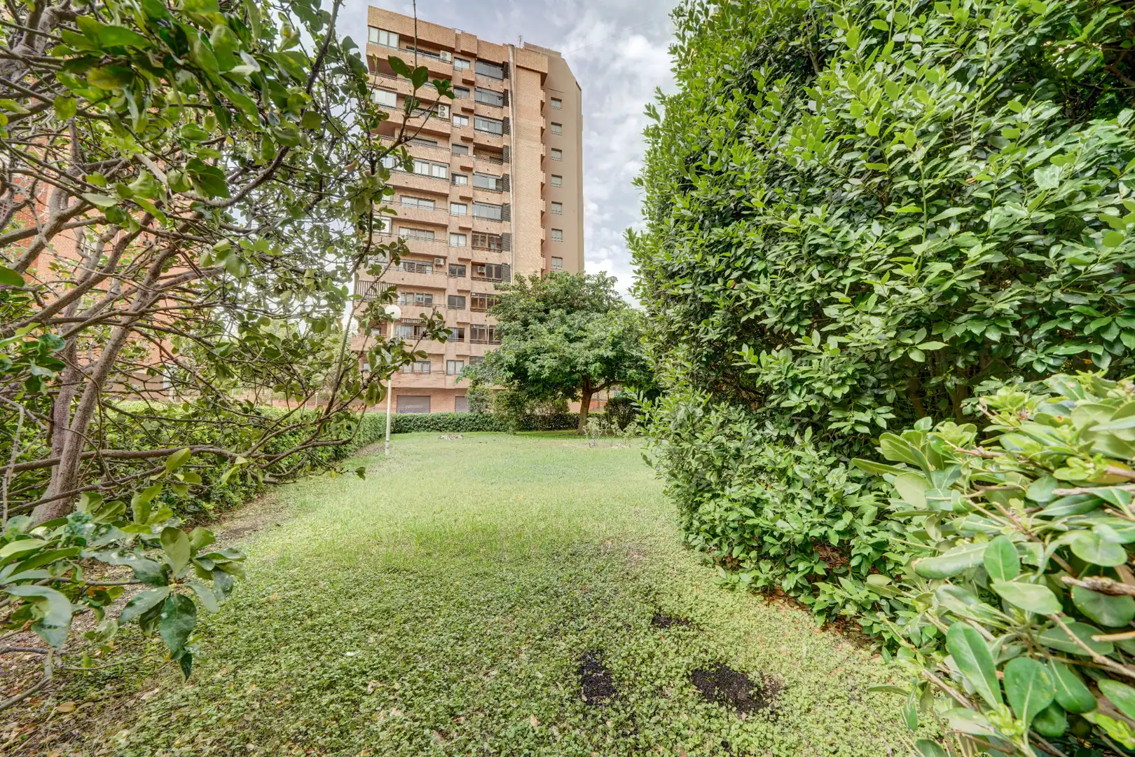 Jardí de Pis en venda en Paterna amb Aire condicionat, Terrassa i Forn