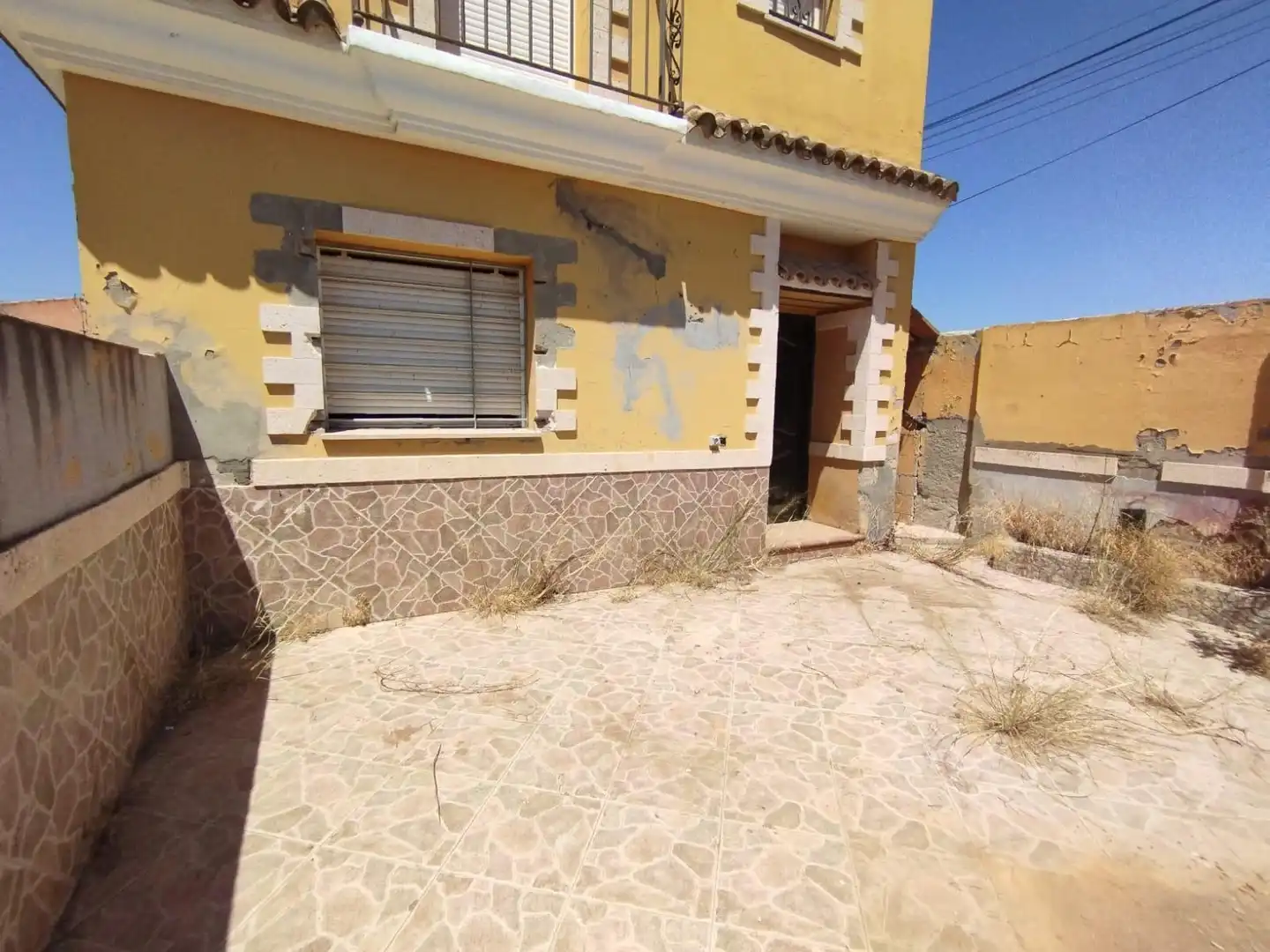 Chalet con jardín en venta en El Juncal - Vallealto