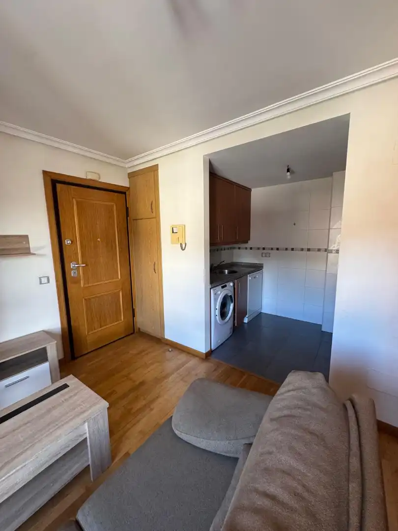 Appartement avec ascenseur à louer à Calle Daniel Moyano 8