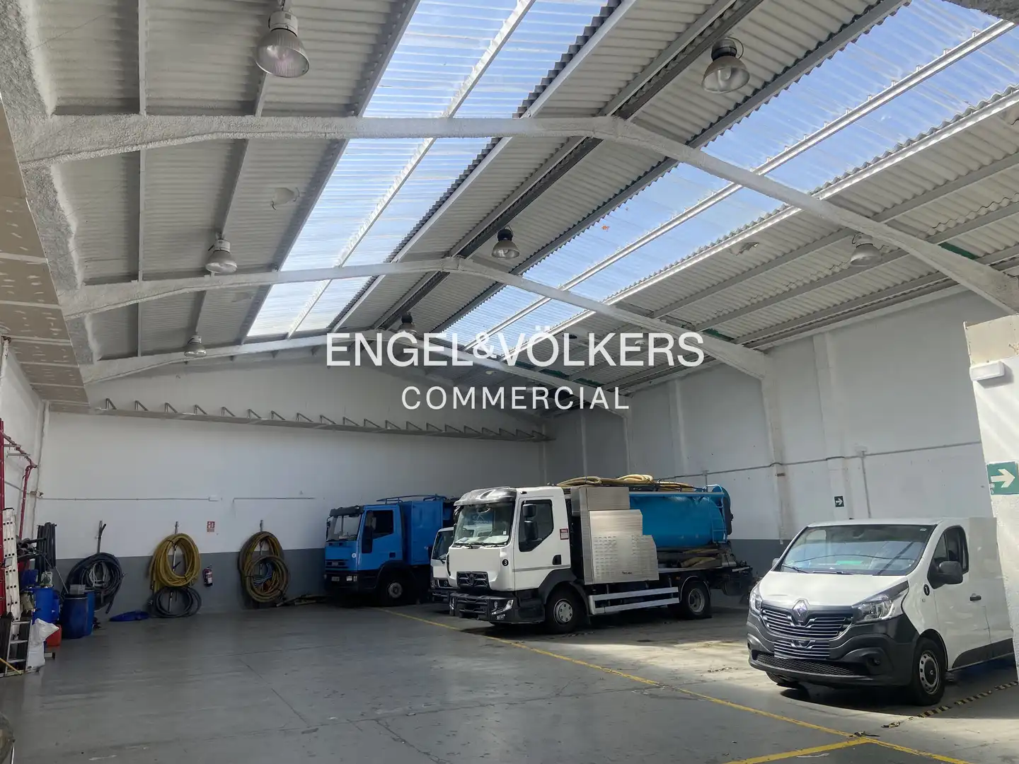 Vista exterior de Nave industrial en venta en Terrassa