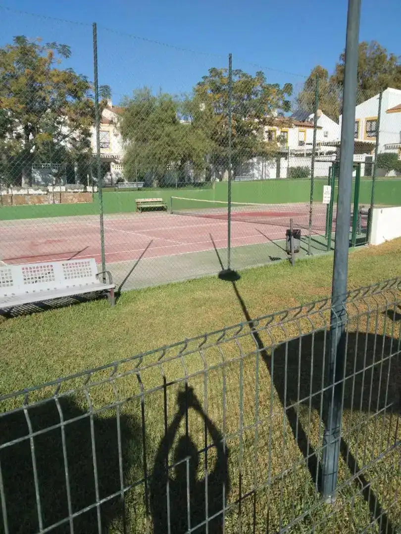 Aparcament de Casa adosada en venda en Vélez-Málaga amb Aire condicionat i Balcó